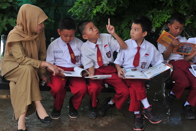 Dampak Positif Globalisasi Bagi Generasi Z Serta Akibat Negatif yang Timbul Dampak Positif Globalisasi Bagi Generasi Z Serta Akibat Negatif yang Timbul
