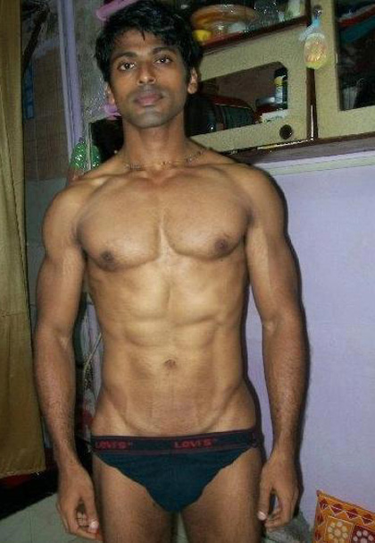 Hot Indian men, shirtless Bollywood hunks, sexiest... 