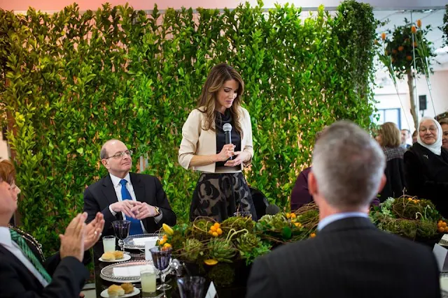 Queen Rania of Jordan attended the dinner in honor of the Jordan River Foundation (JRF) on its 20th anniversary.