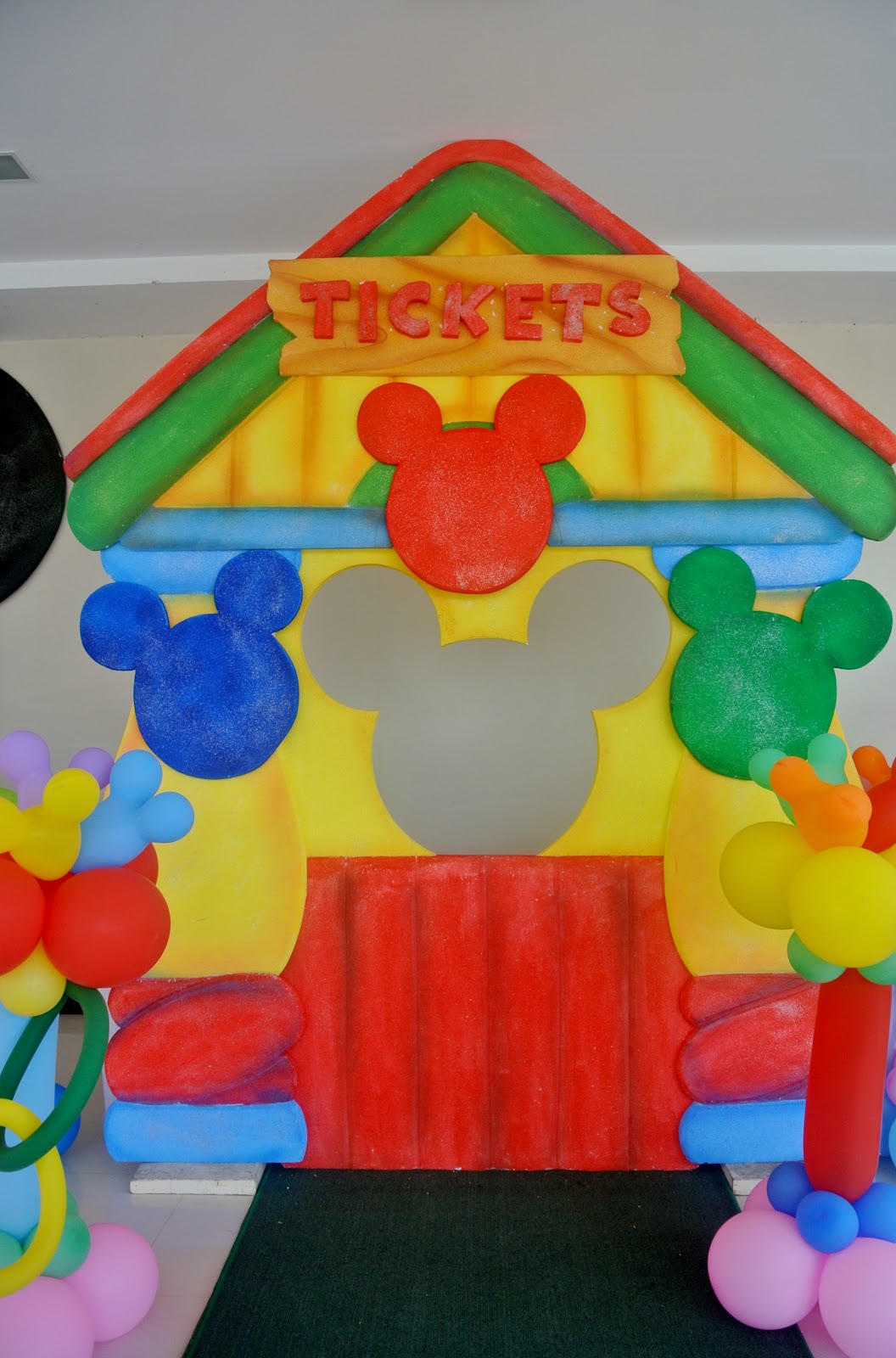 Parties by Agel Disneyland Theme Party