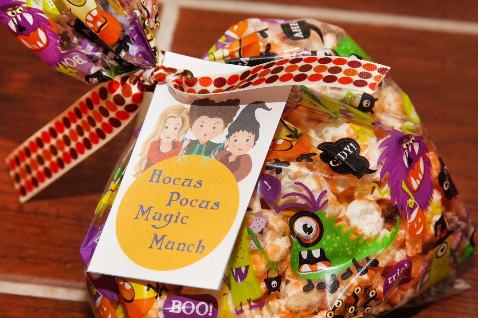 For the Love of Food: Hocus Pocus Magic Munch Mix + Gift Tag Printable