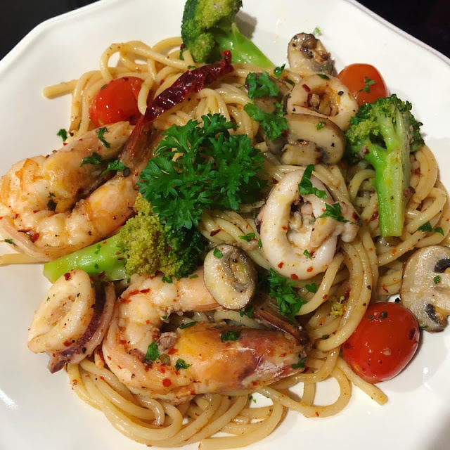 Cara Masak Spaghetti Aglio Olio Seafood Yang Simple Dan Sedap. Buat