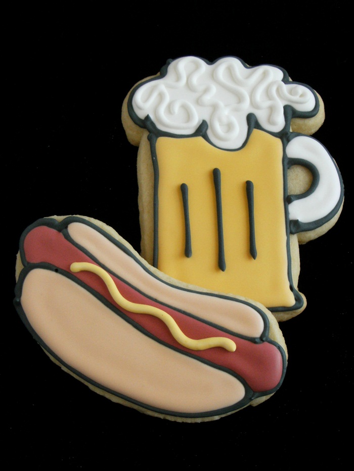 beer and hot dog cookies