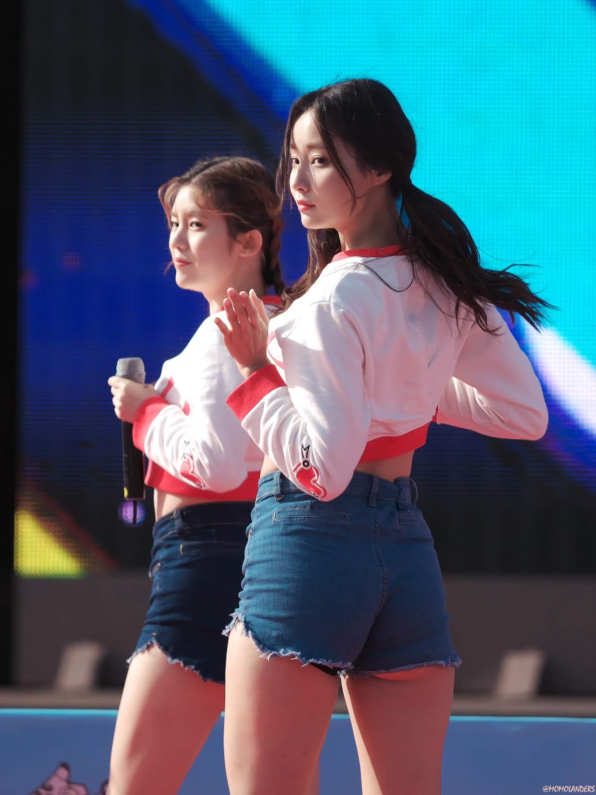 MOMOLAND Yeonwoo Showcases Her Flawless Figure! | Daily K Pop News