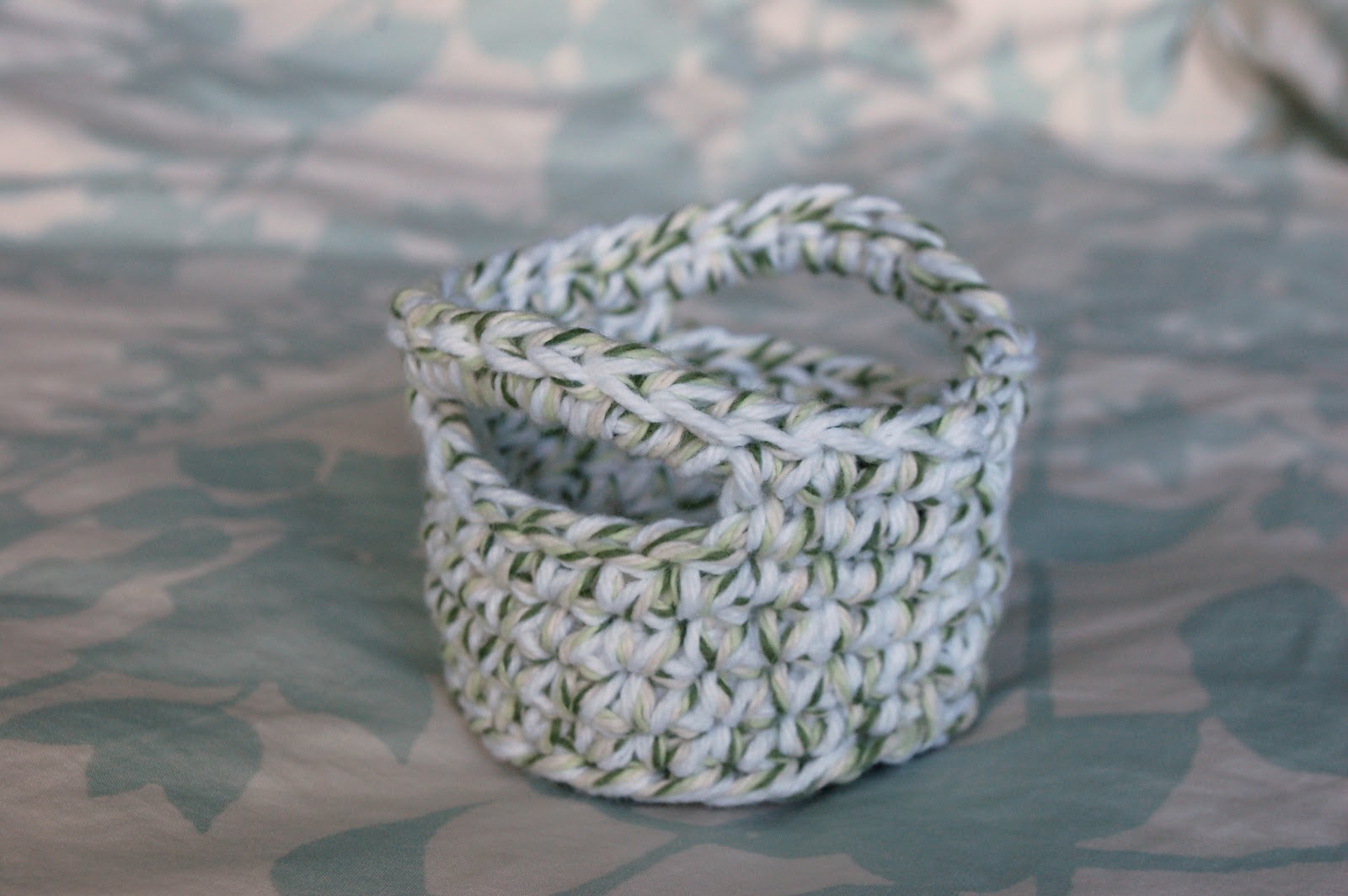 Alli Crafts Free Pattern Tiny Basket