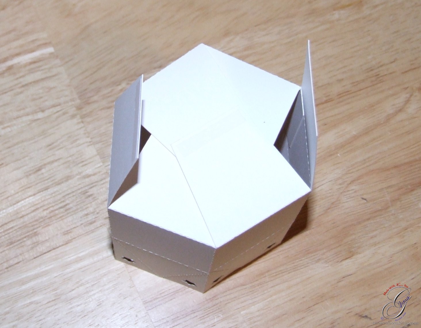 Jamie's Craft Room Hexagon Box Tutorial