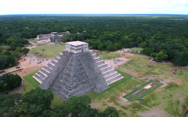 Чичен Ица - Пирамида Кукулькана в Мексике