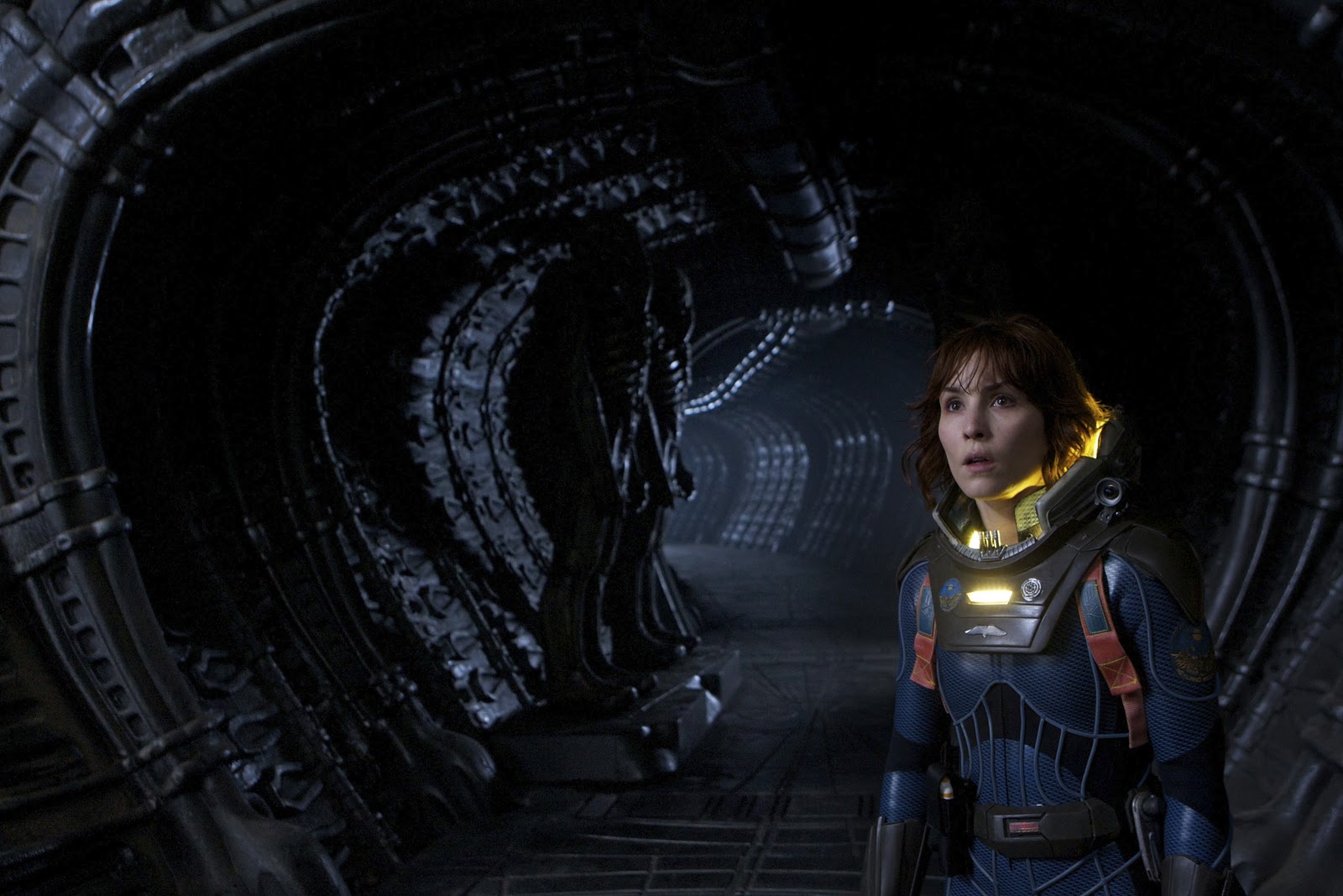 New Image from 'PROMETHEUS' Reveals Noomi Rapace Standing Next To Space ...