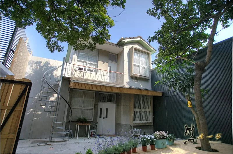 台南靜巷老屋住宿|大樹下老宅民居