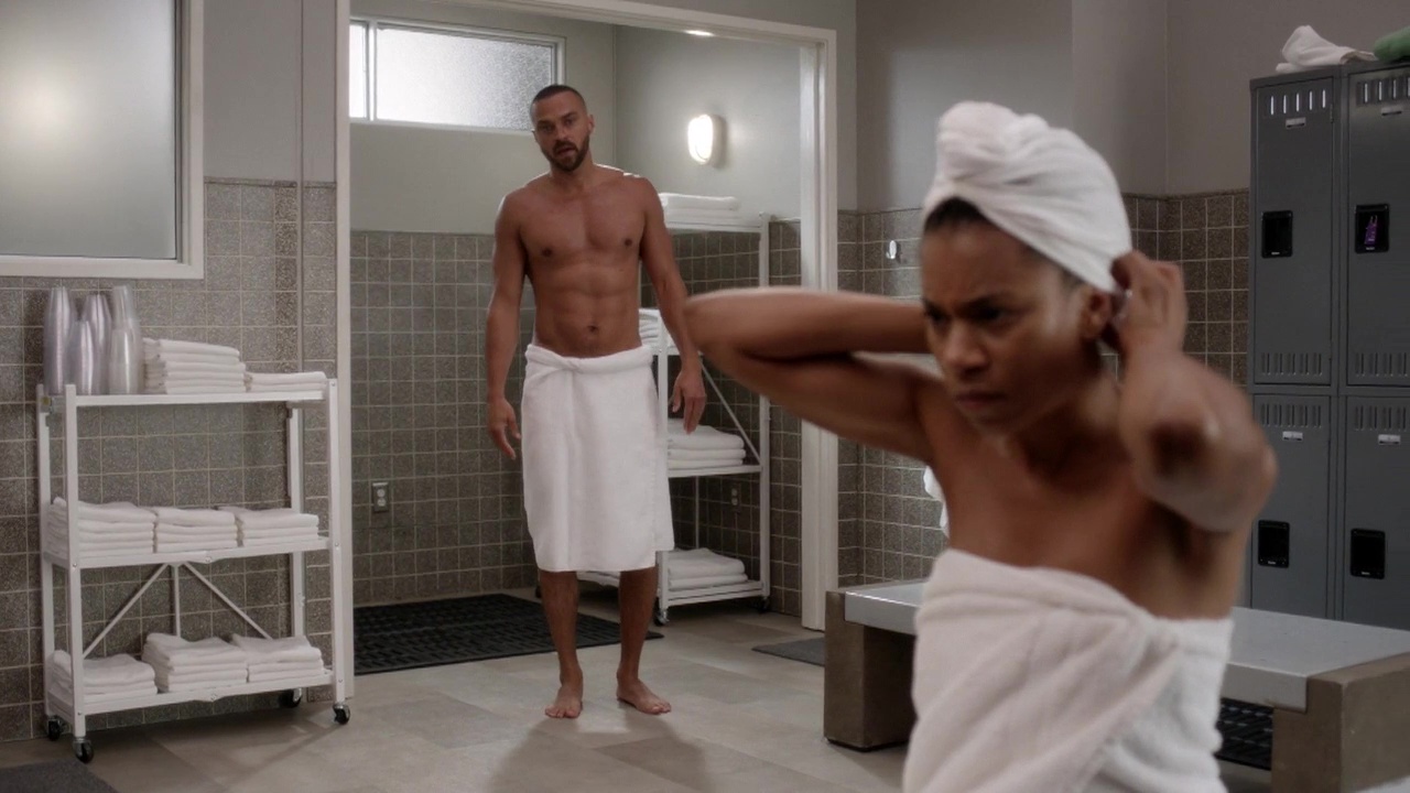 Jesse Williams shirtless in Grey's Anatomy 14-09 "1-800-799-7233.