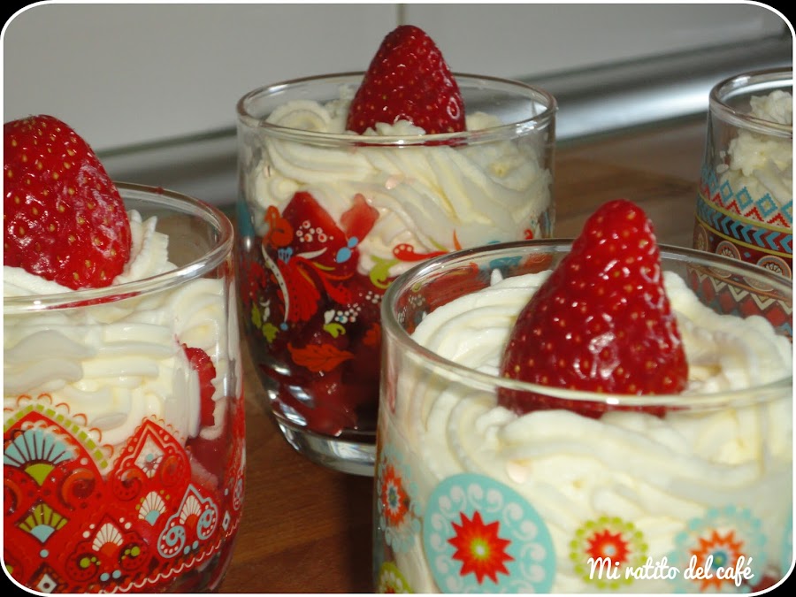 Fresas con nata (crema de leche)