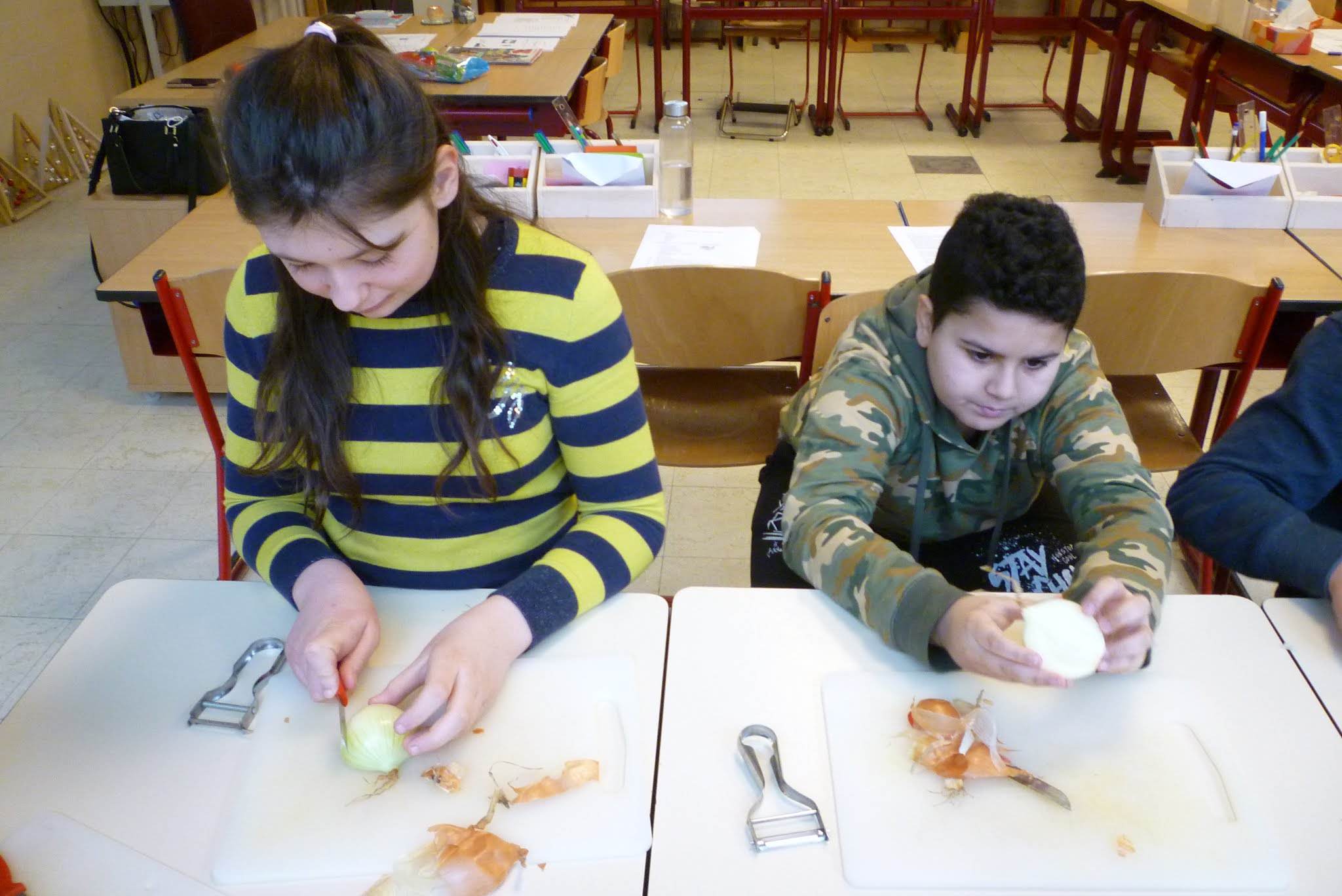 Juf Heidi Koken in de klas