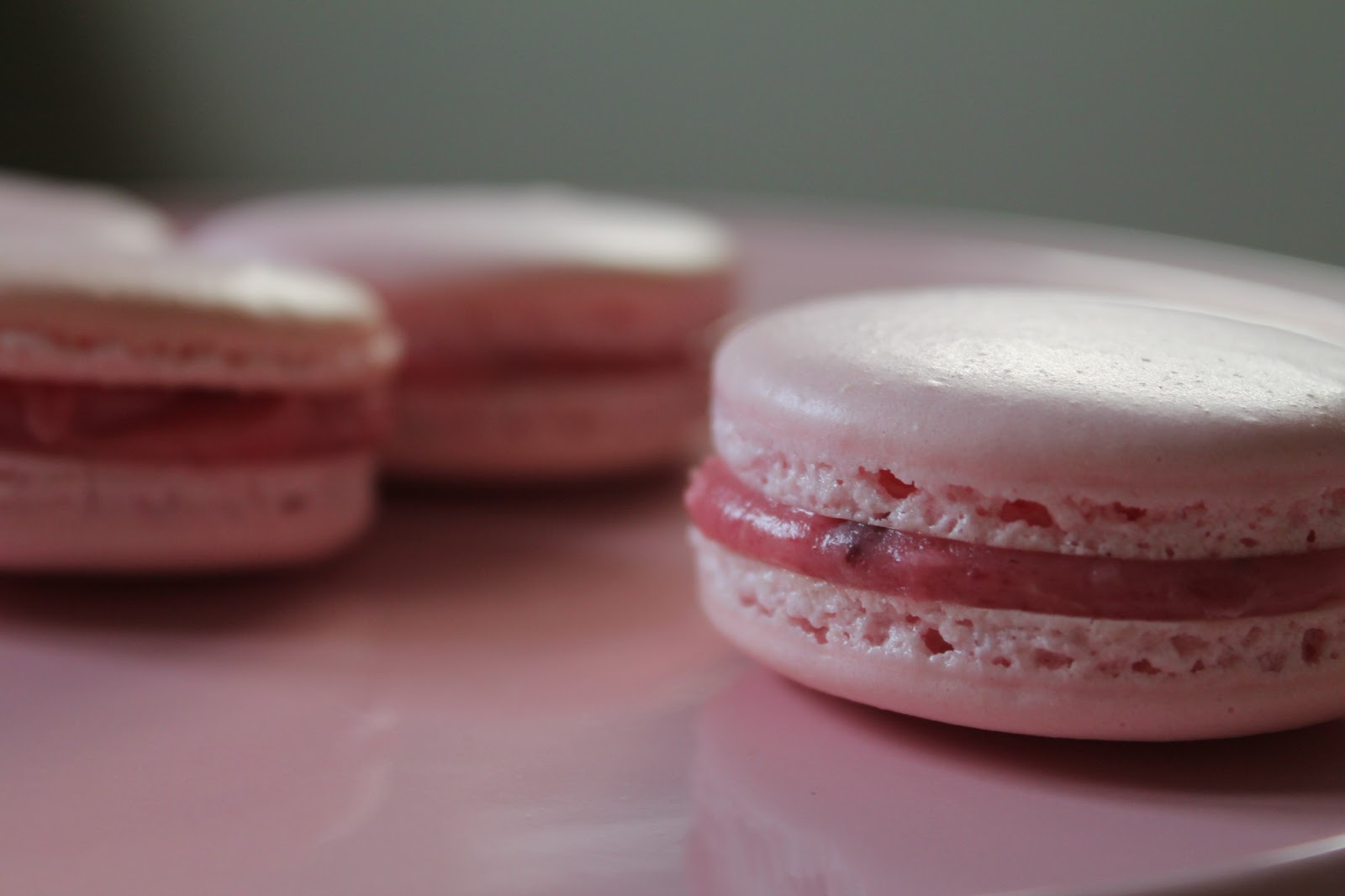 The Cottage Diaries: Raspberry Macarons