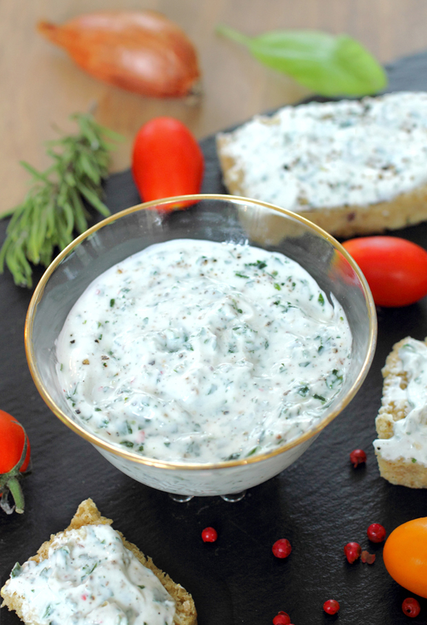 "Tartare ail et fines herbes" au Skyr
