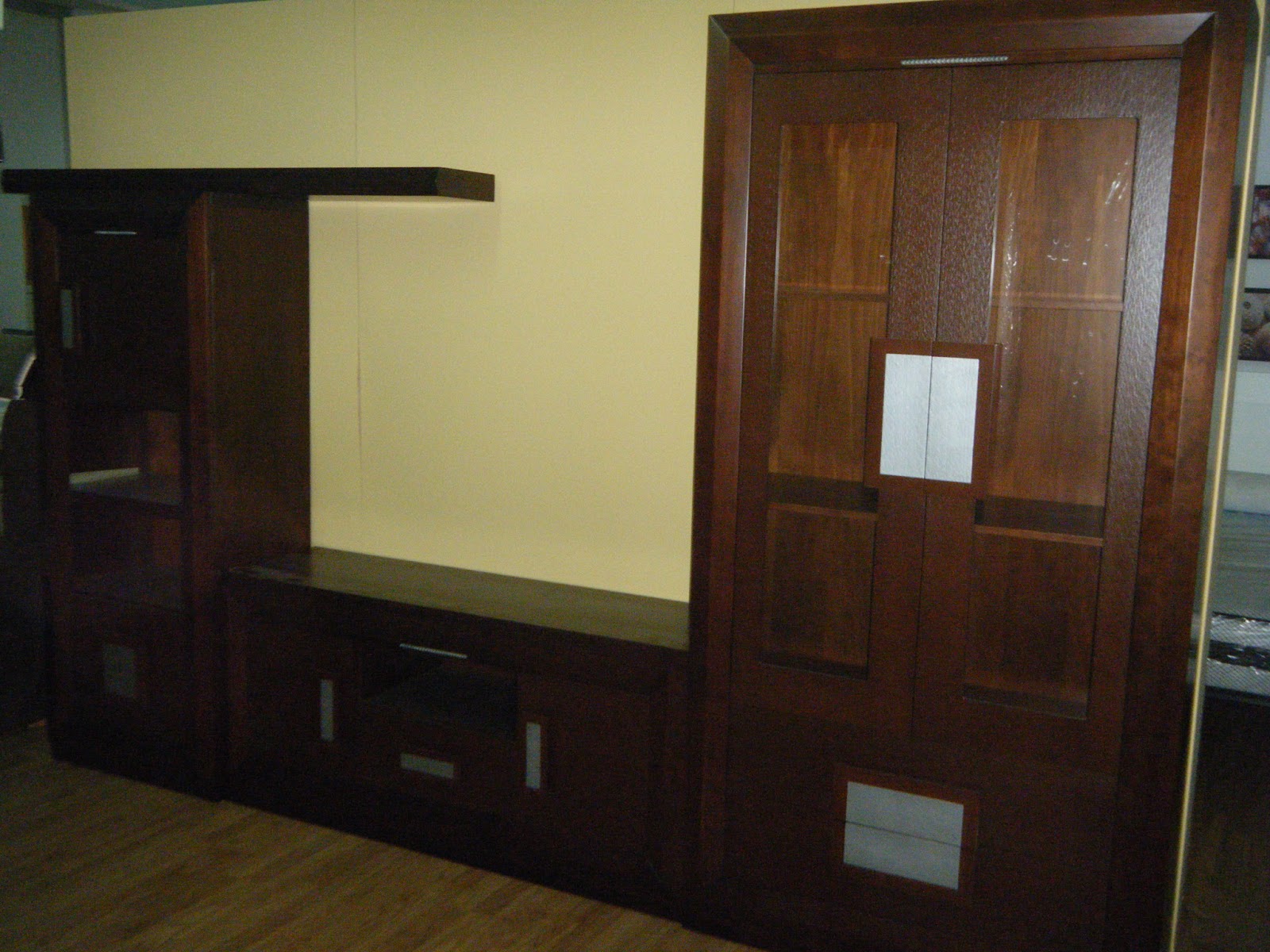 MUEBLES Y CARPINTERIA CAPITA: NUEVO MUEBLE EN EXPOSICION