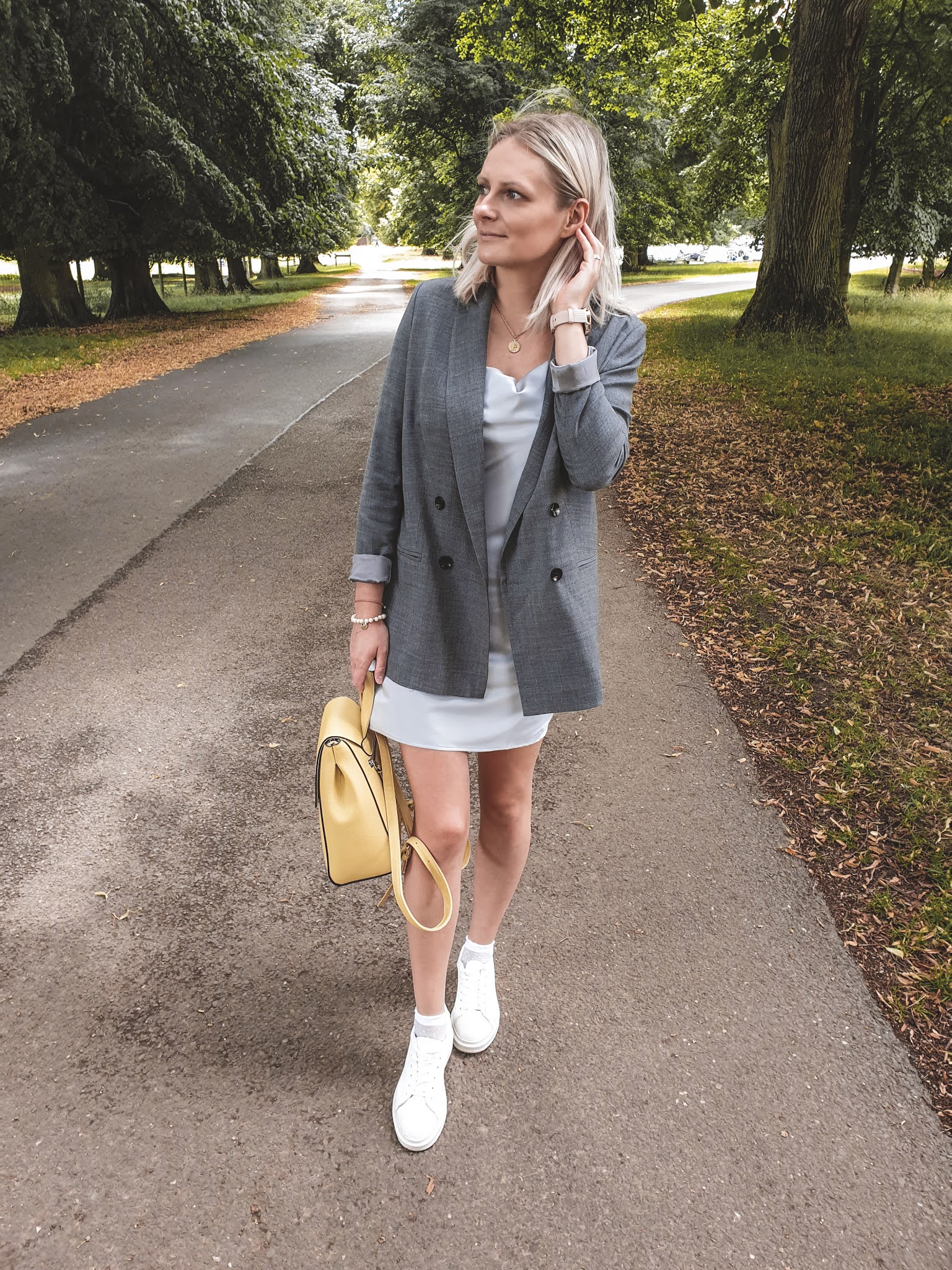 Slip dress & blazer czyli sukienka na każdą okazję Other Than Pink