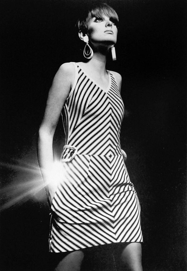 Fabulous Photos Of Grace Coddington As A Model In The 1960s ~ Vintage Everyday