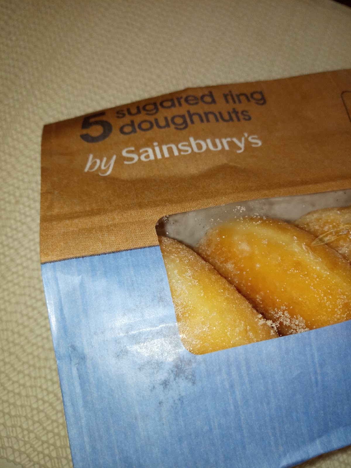 Supersupergirl's Food Reviews [Review] Sainsbury's 5 Sugared Ring Donuts