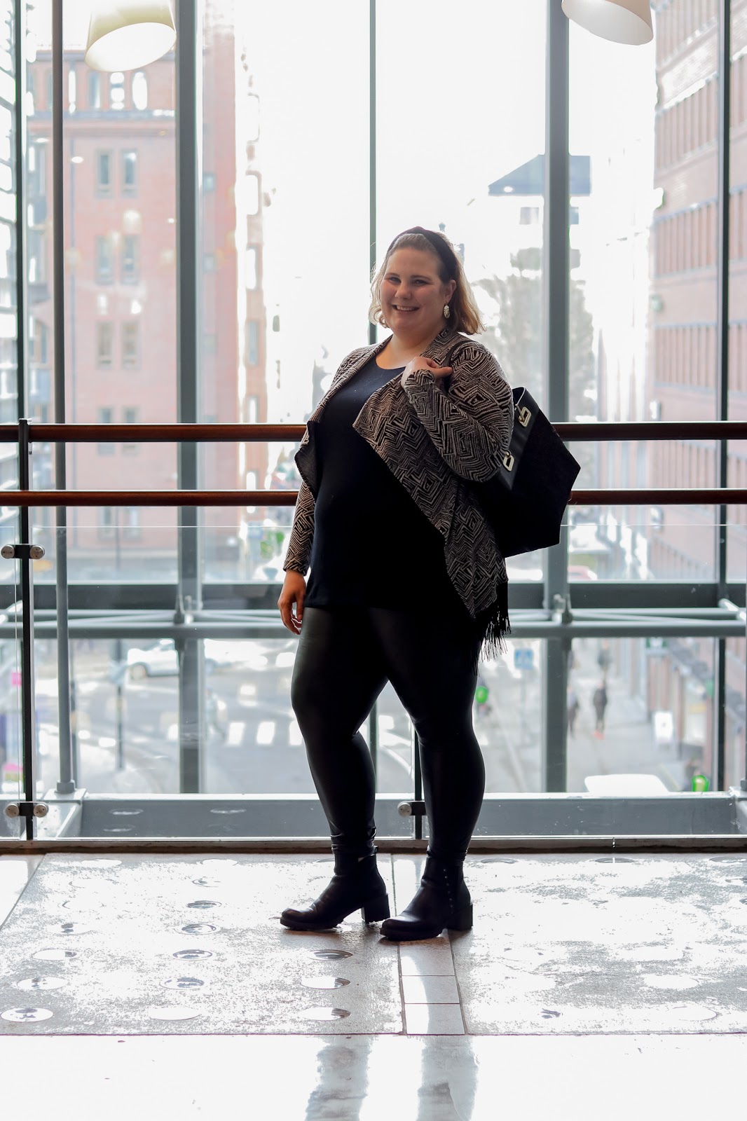 Second hand-löytö Saksasta ja tekonahkapöksyt, by Jenni S, Big mamas home blogi, skinnypants, päivän asu, second hand, tyyli, muoti, DKNY, Zadaa Zadaa, DKNY, Second hand, tekonahkahousut,