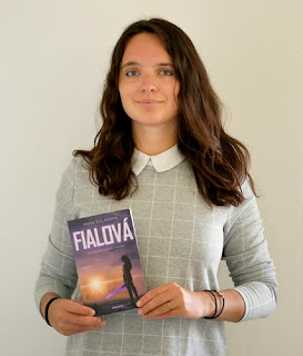 Anna Šuláková autorka knihy Vězení (e-kniha, Skleněný můstek) a Fialová (Pointa)