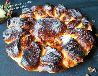 Placinta cu branza dulce "Floarea soarelui"