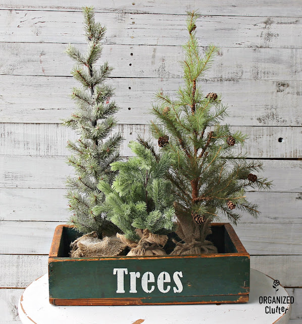New Christmas Trees Stencil From Old Sign Stencils #Oldsignstencils #stencil  #upcycle #garagesalefind #RusticChristmas  #Christmastree