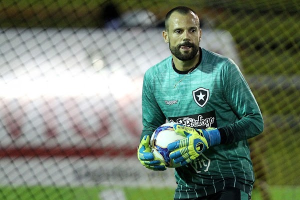 Oficial: Botafogo, renueva una temporada Cavalieri