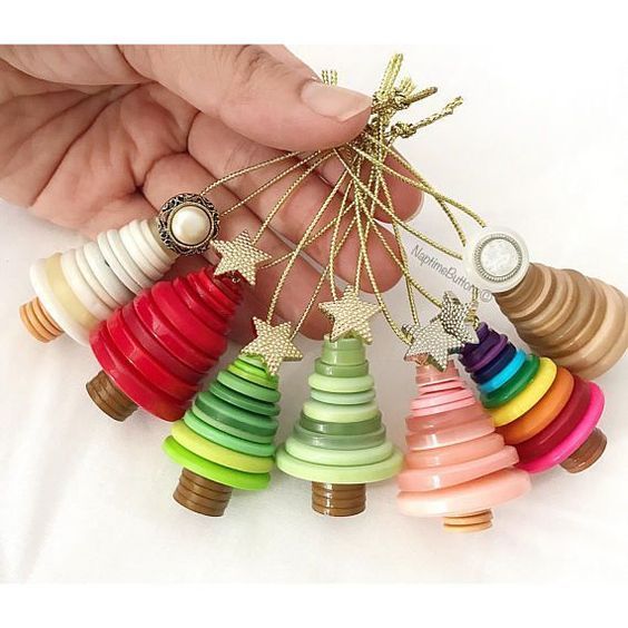 Mr Gift Six Cute Button Christmas Decoration Ideas