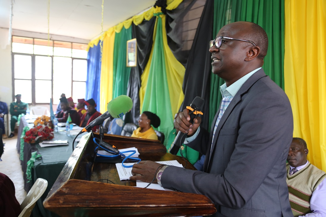 RC Tabora aagiza watendaji wa vijiji kusoma taarifa za mapato na