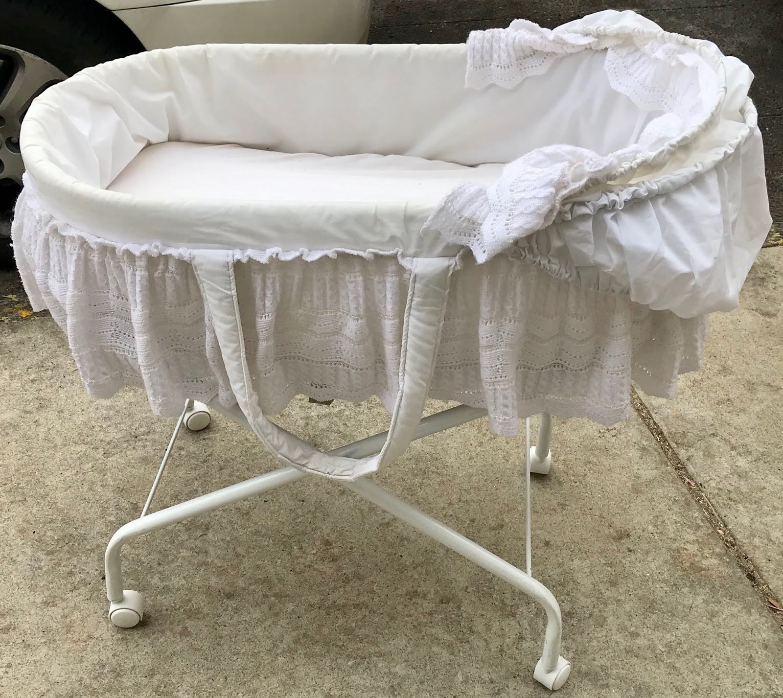 Uhuru Furniture & Collectibles REDUCED White 15 5 Bargain