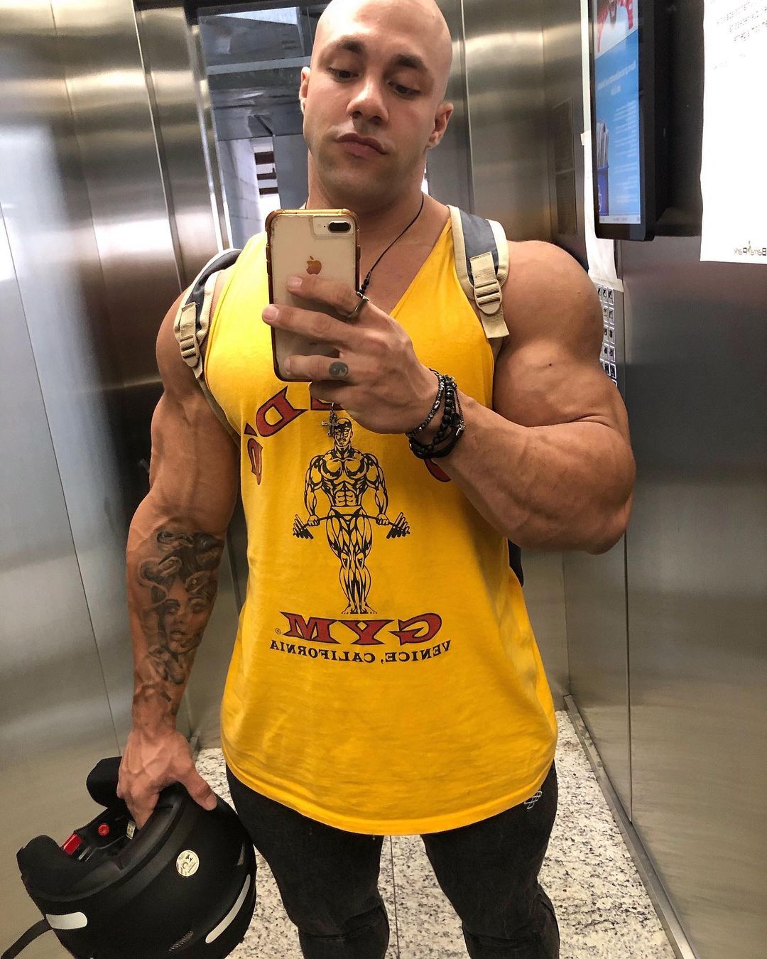 sexy-bald-muscle-hunk-lucas-fiuza-masculine-alpha-daddy-elevator-selfie