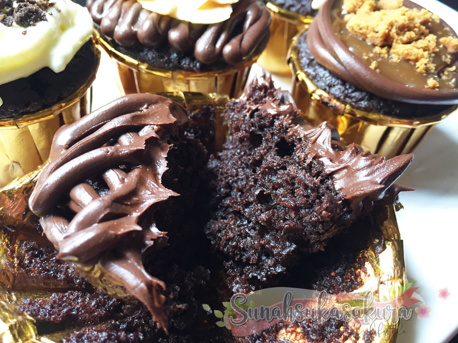 Mudahnya Buat Cupcake Sedap Dengan Decadent Chocolate Cake Mix Passionfood