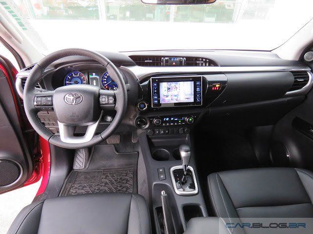 Toyota Hilux SRX A/T 2016 - inteiror