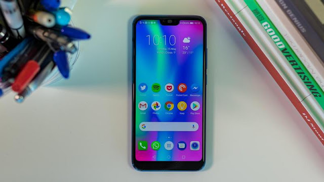 1. Honor 10