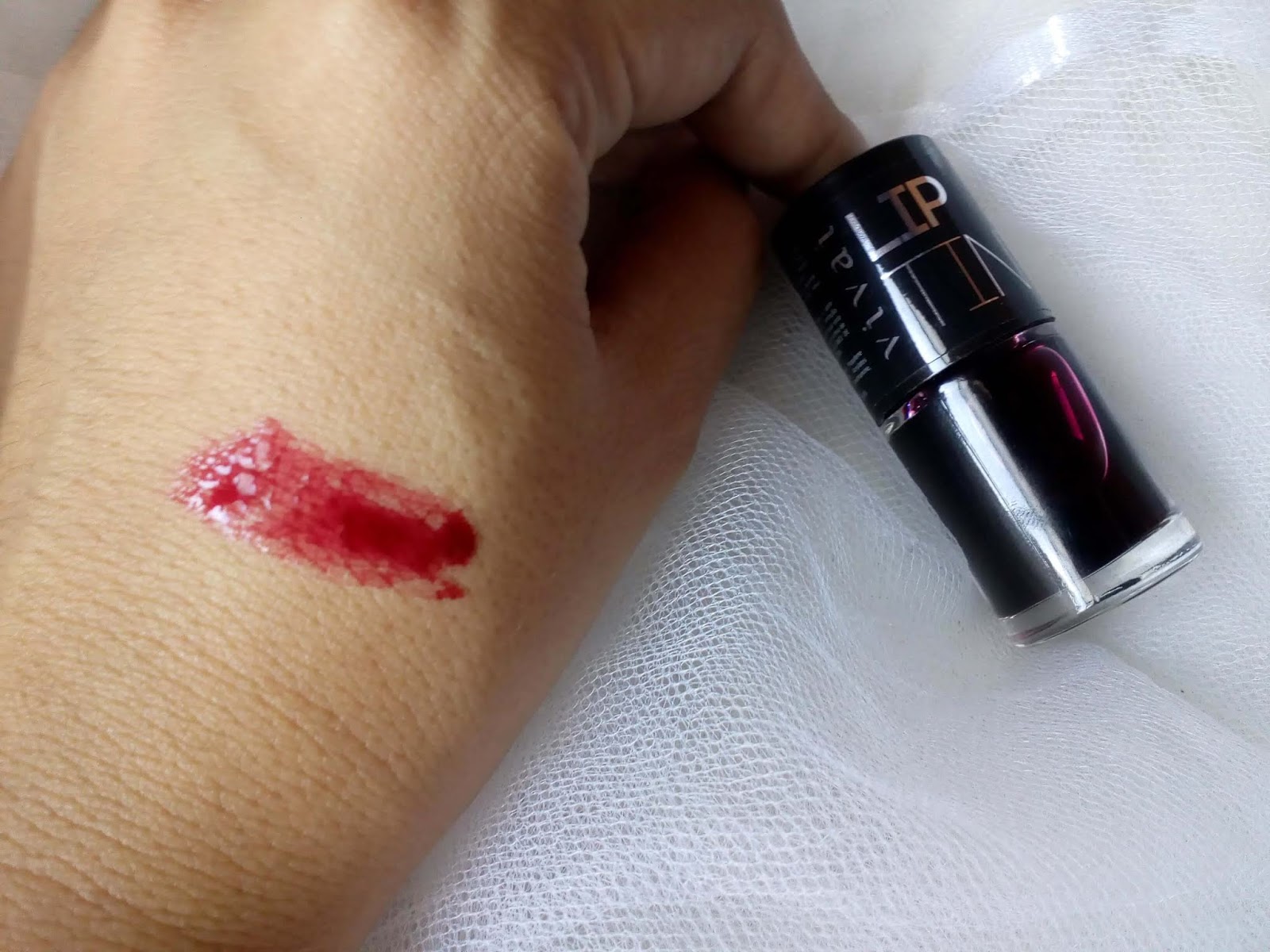 Resenha Lip Tint Vivai Atrás do Rímel