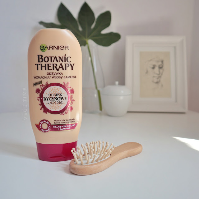 GARNIER BOTANIC THERAPY, ODŻYWKA Z OLEJEM RYCYNOWYM I MIGDAŁEM | WEGAŃSKA & WOLNA OD OKRUCIEŃSTWA