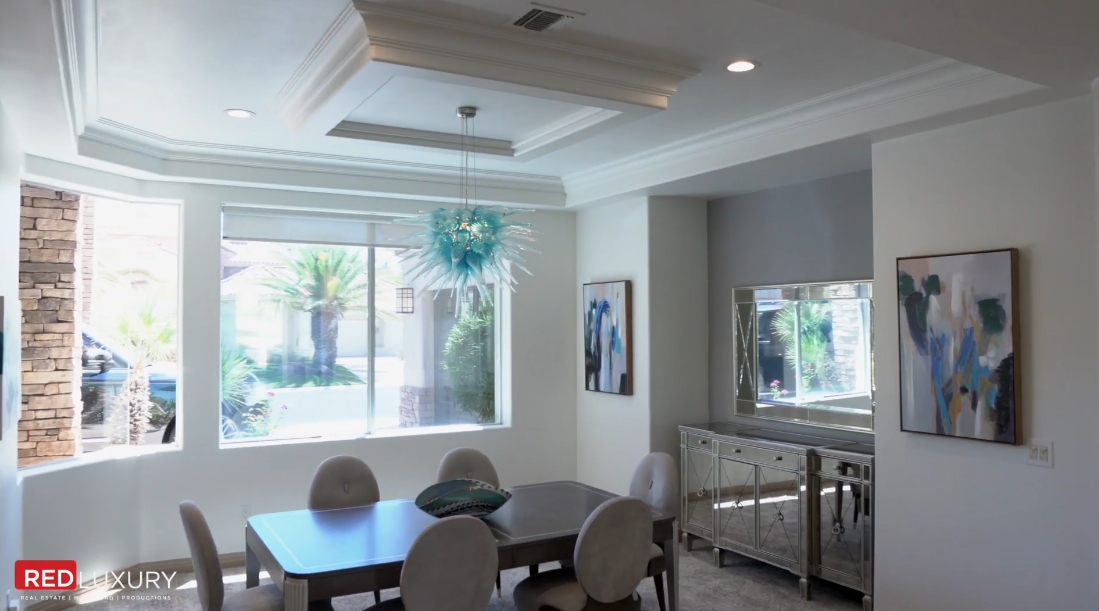 Tour 39 Princeville Ln, Las Vegas vs. 25 Interior Design Photos