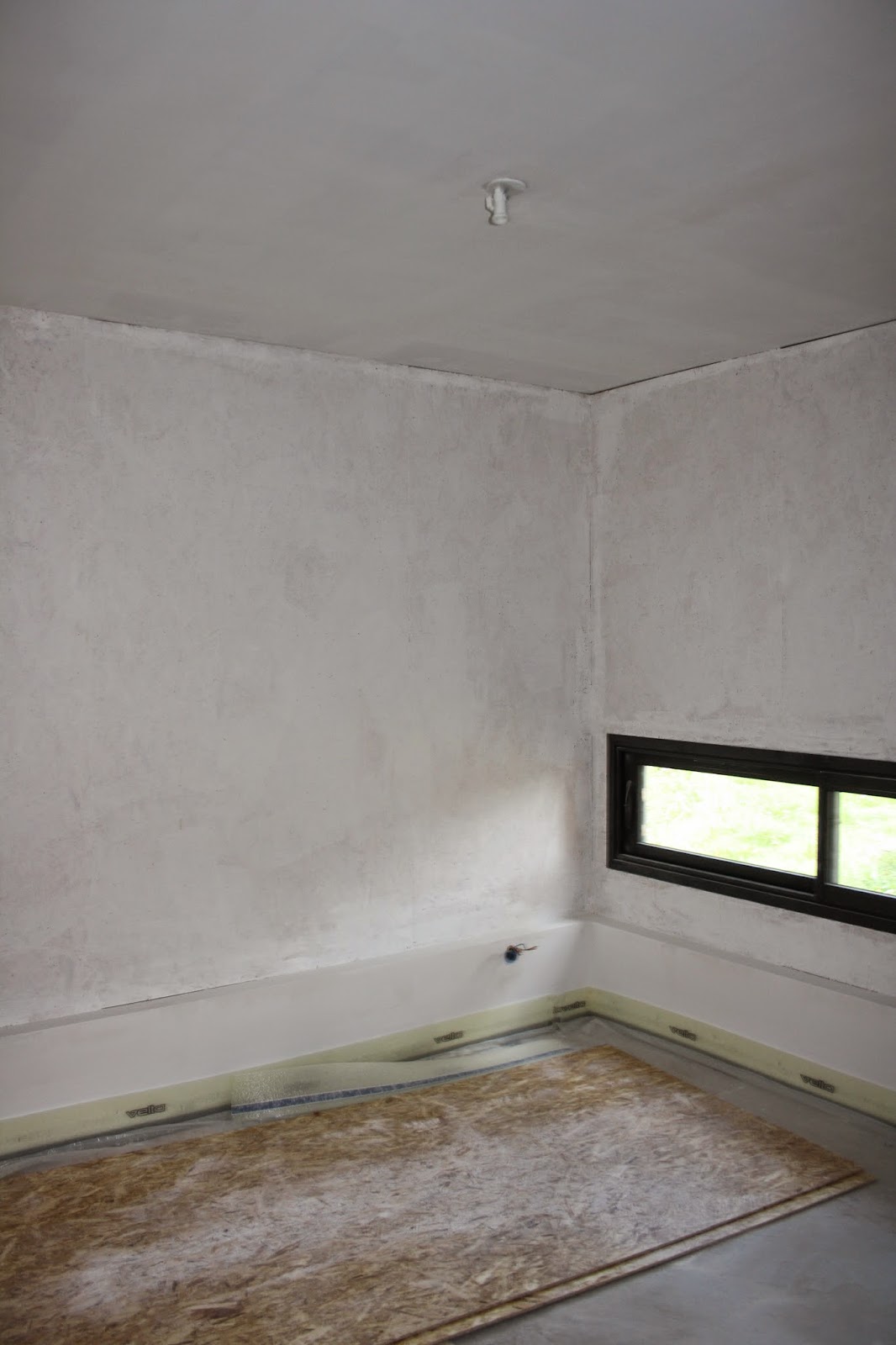 Des chênes, une maison et des livres Du blanc