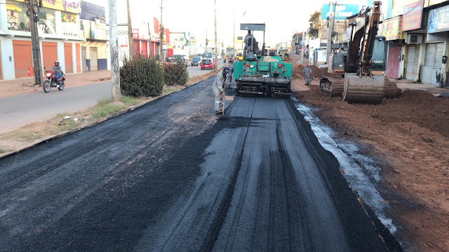 Imagem do dia; Trecho esburacado da Jerônimo de Albuquerque está sendo recapeado