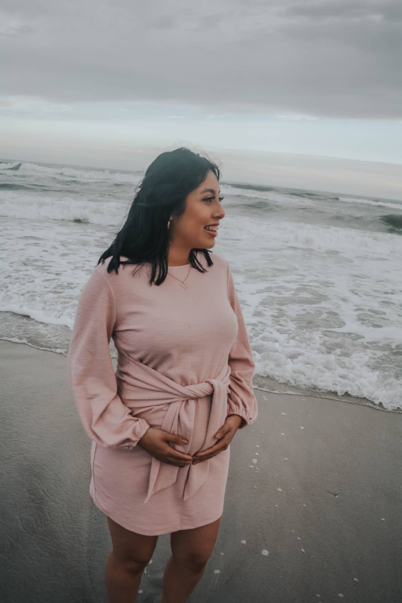 Maternity Photo Shoot Ideas: The Beach Sunset