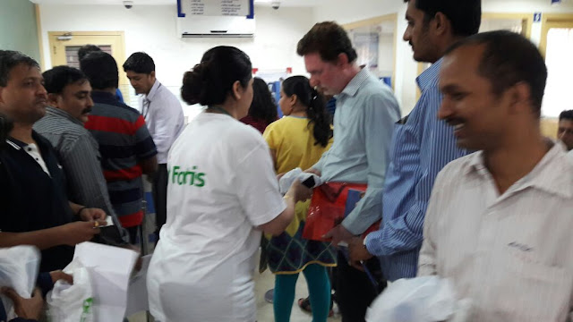 Fortis Charitable Foundation extends a helping hand as Bangalore Queues up for Cash Fortis Charitable Foundation extends a helping hand as Bangalore Queues up for Cash