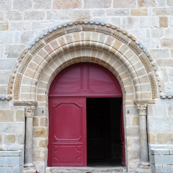loire forez champdieu prieuré église