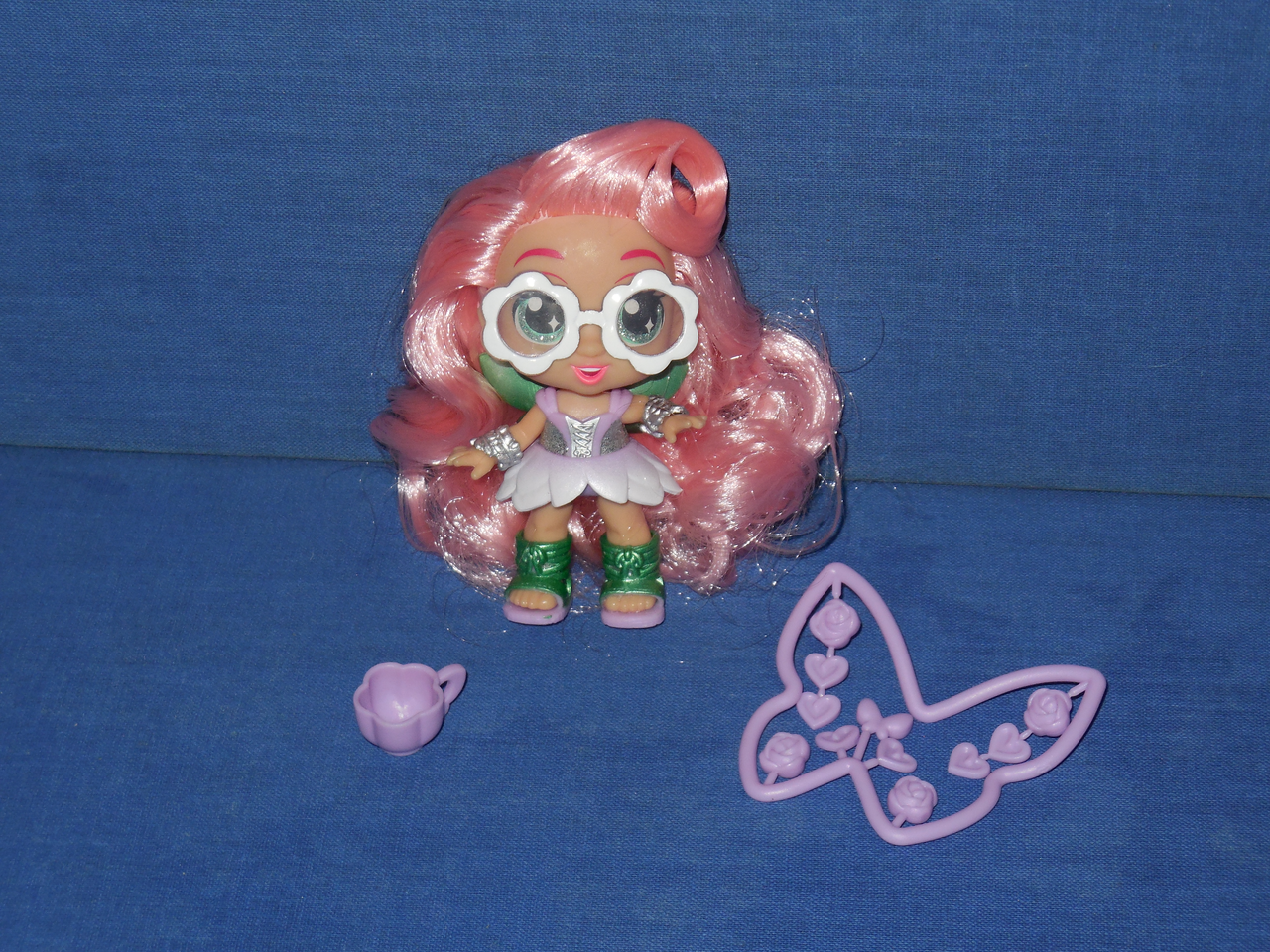 Itty bitty and pretty