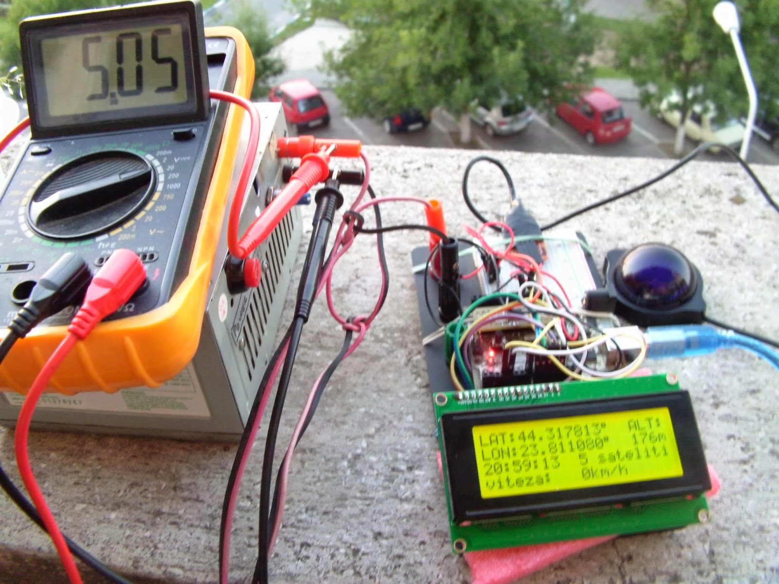 Arduino tehNiq Old GPS receiver and Arduino = speedometer