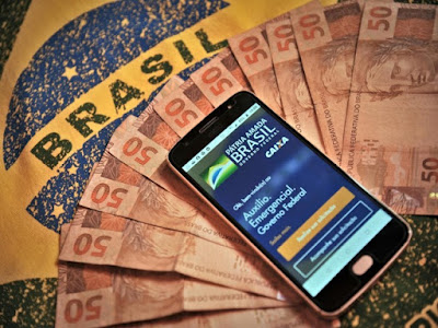 Bolsa Família começa a receber segunda parcela do auxílio de R$ 300