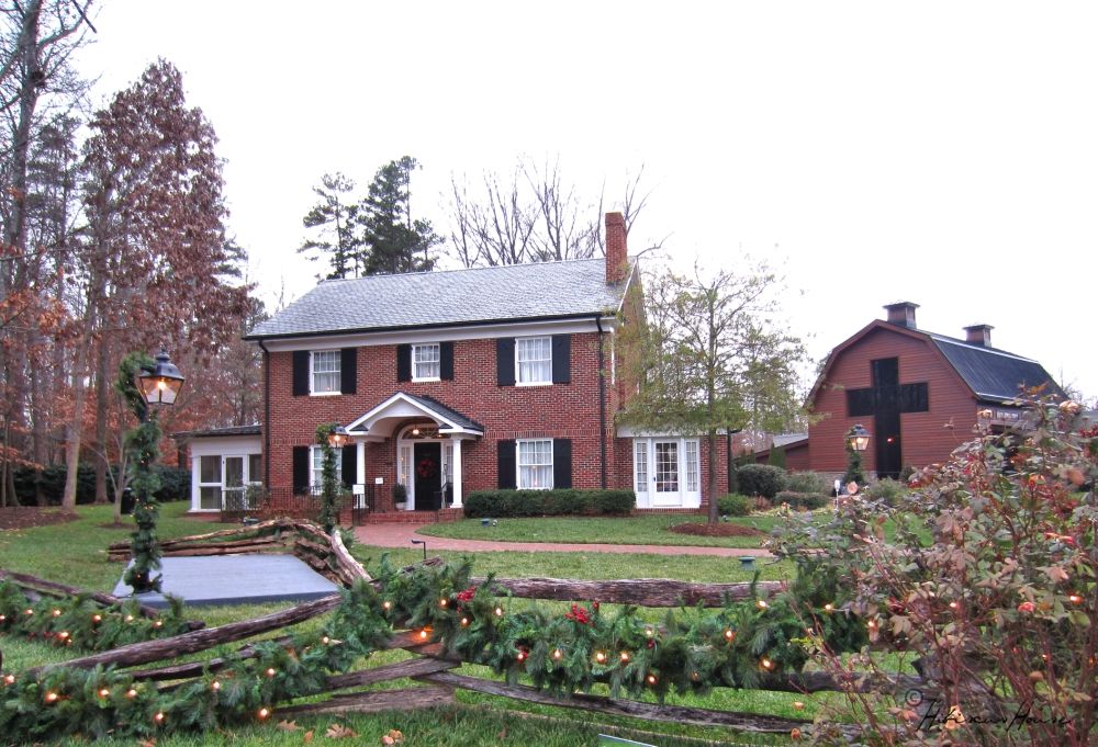 Hibiscus House Our Trip to the Billy Graham Family Homeplace and Library