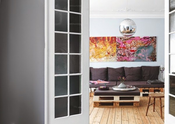 A house full of contrasts and pallets