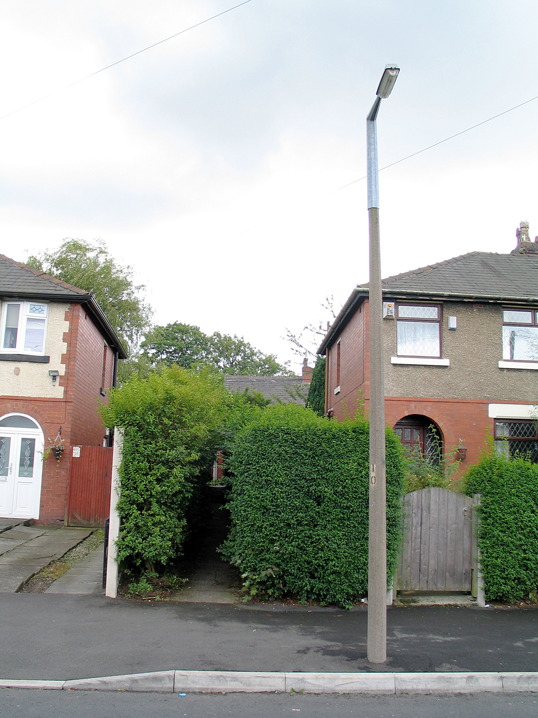 The Farnworth Photographic Project 30th August 2011 Ginnel Between