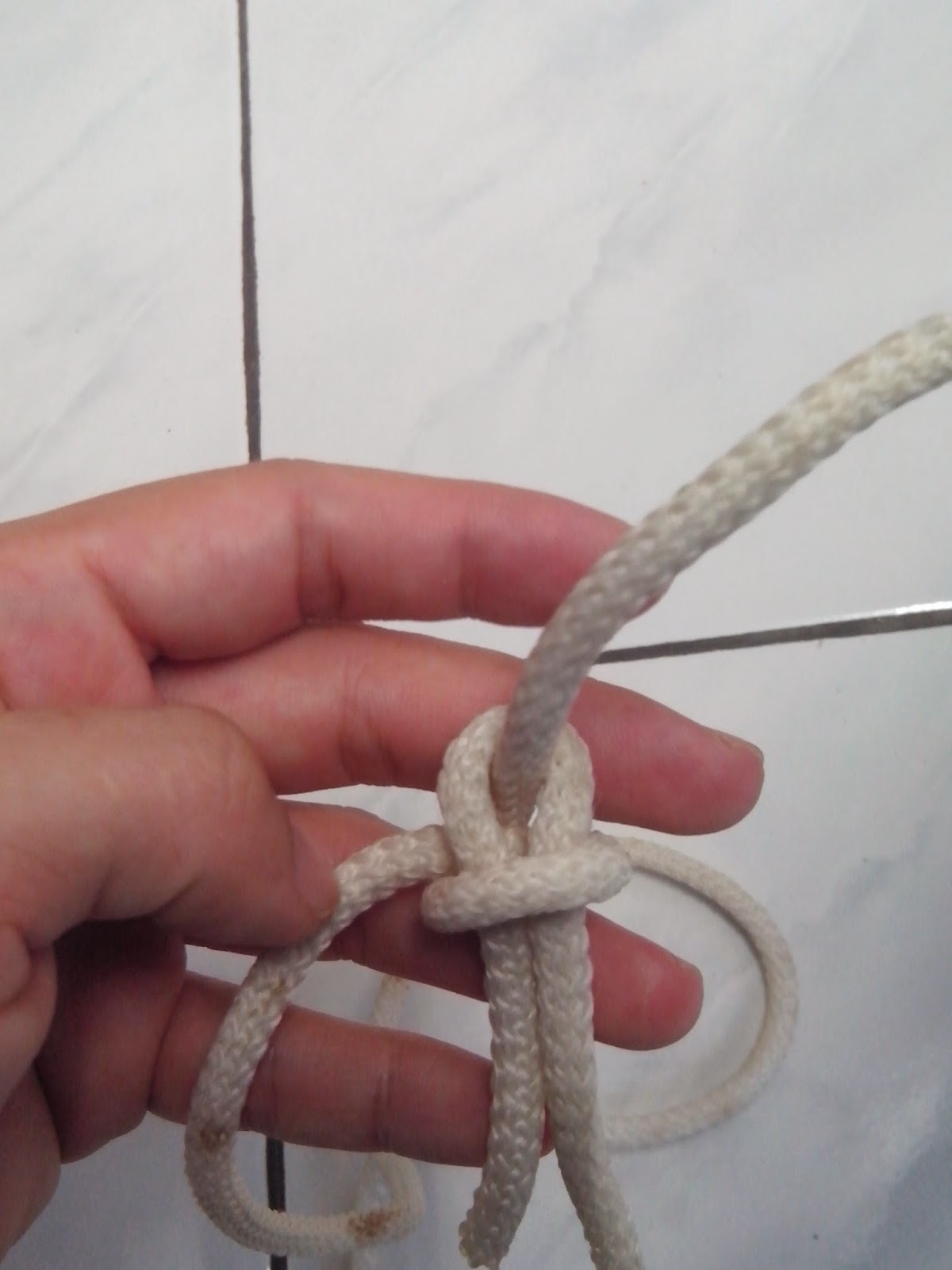 教学分享: Ikatan :Simpul Manuk (Clove Hitch),Simpul Tindih Kasih ( Bowline ...