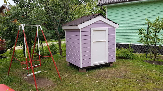 Детский домик построен